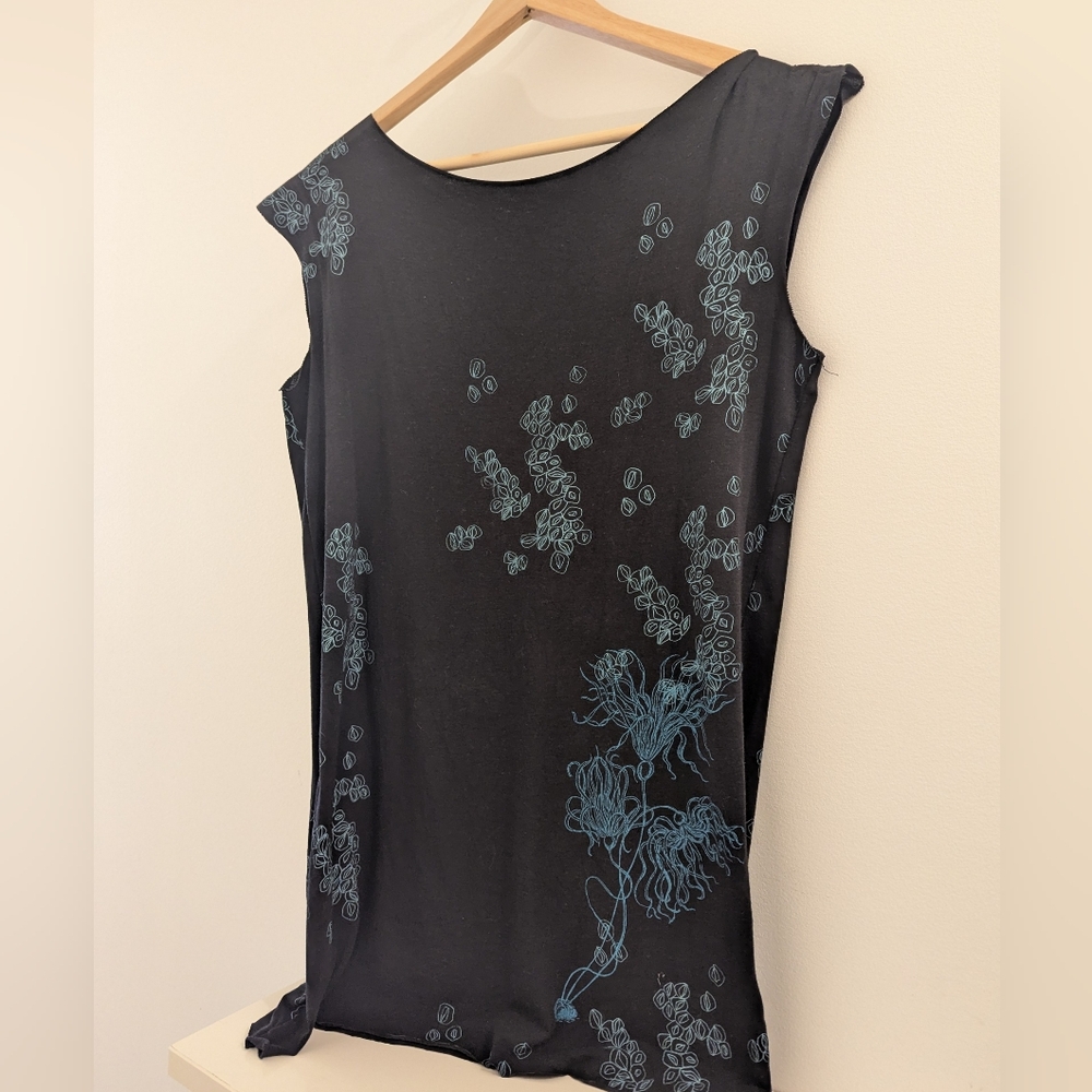Chic Black and Blue Women's Short Sleeve Top